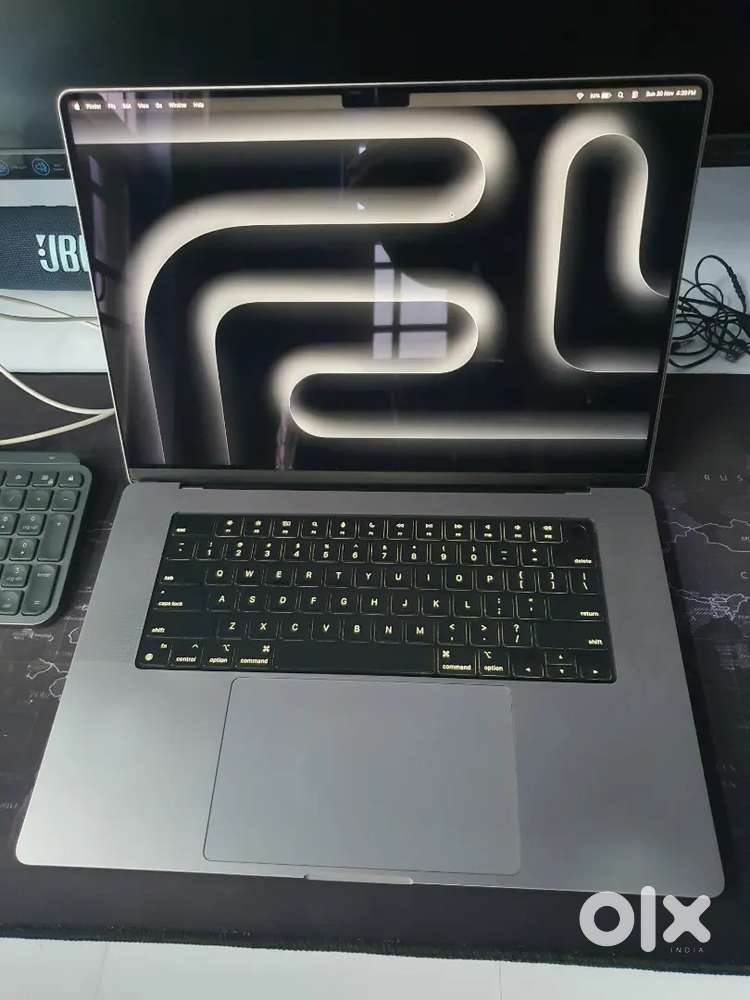 Macbook pro 16 inch M1Pro- 32GB RAM 512GB SSD