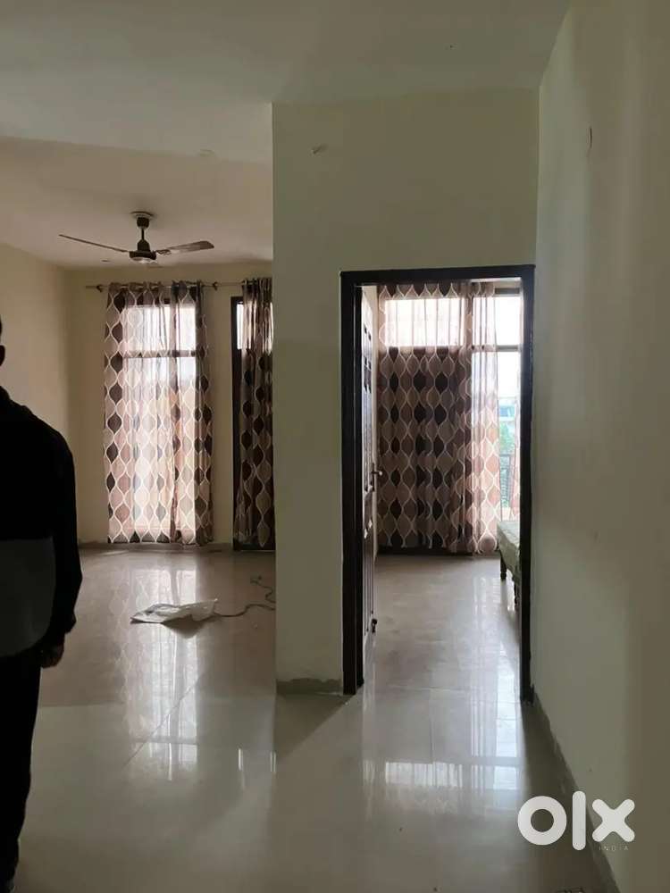 1 room vacant in 3 bhk independent flat
