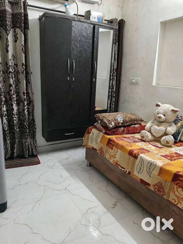 Ac room for girl ,with geaser)