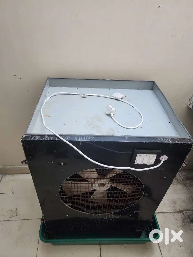 Big COOLER / Deseart with container .