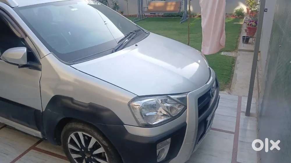 Toyota Etios Cross 2015