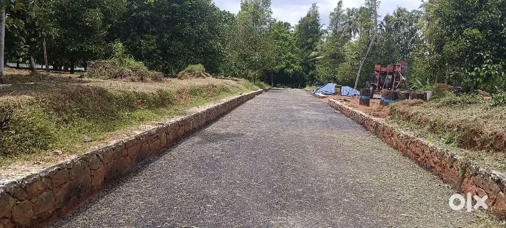 ANGAMALY KARUKUTTY 2 KM 5,6,8, 10, 20 CENT PLOTS