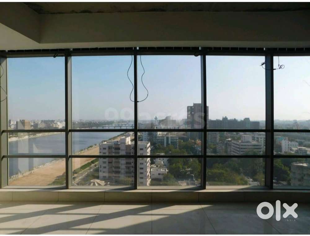 2000 FT FULLY FURNISH OFFICE FOR RENT. ATASHRAM ROAD