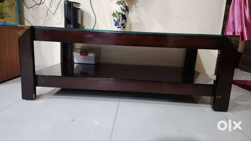 Centre table square shape