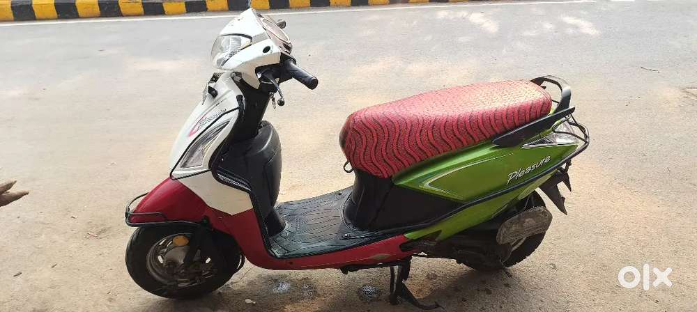 Selling My Hero Pleasure