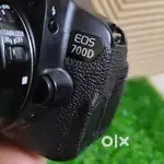 CANON 700D WITH 18-55 MM LENS