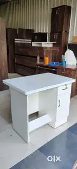 New Beautiful rich white colour study table 2*3ft