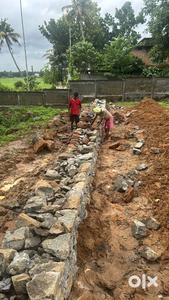 Supervisor come driver to a architectural firm