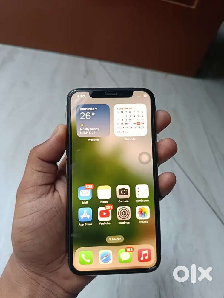 Iphone xs 256gb only phone available