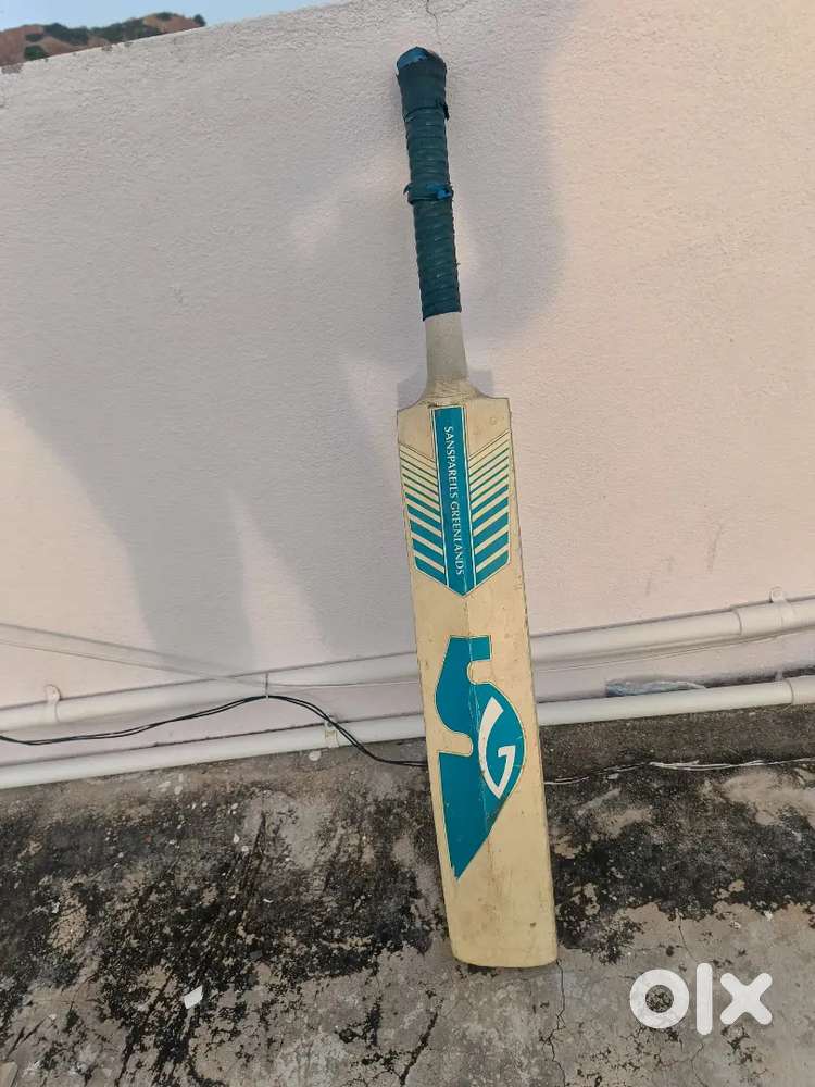 SG new model cricket bat