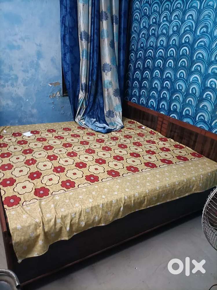 Two pairs box double beds with mattress
