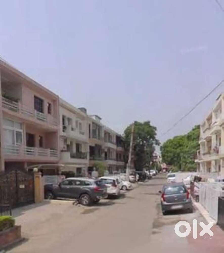 10 marala house for sale