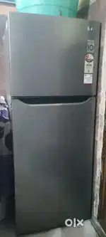 LG grey coloured fridge for sell
