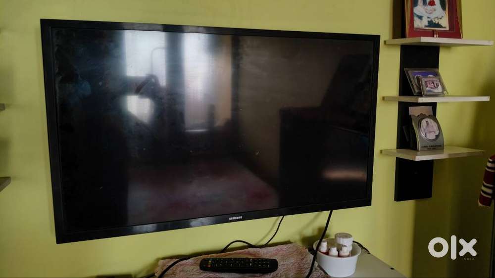 SAMSUNG LED TV 34 Full HD Display