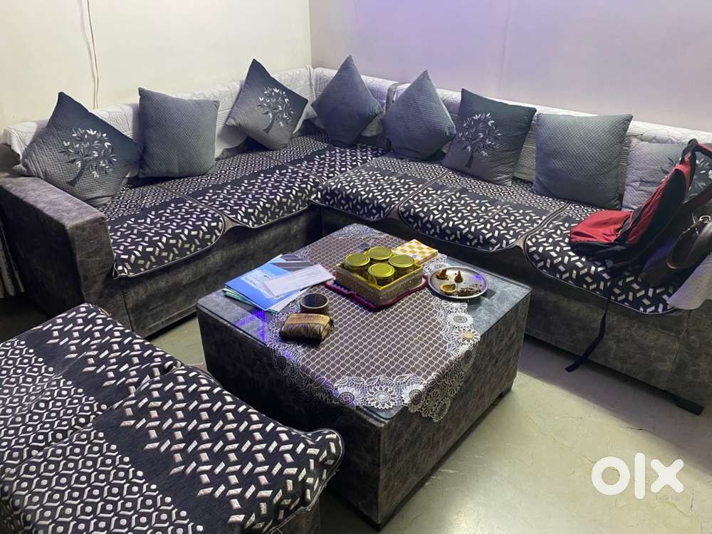 8seater sofa with table