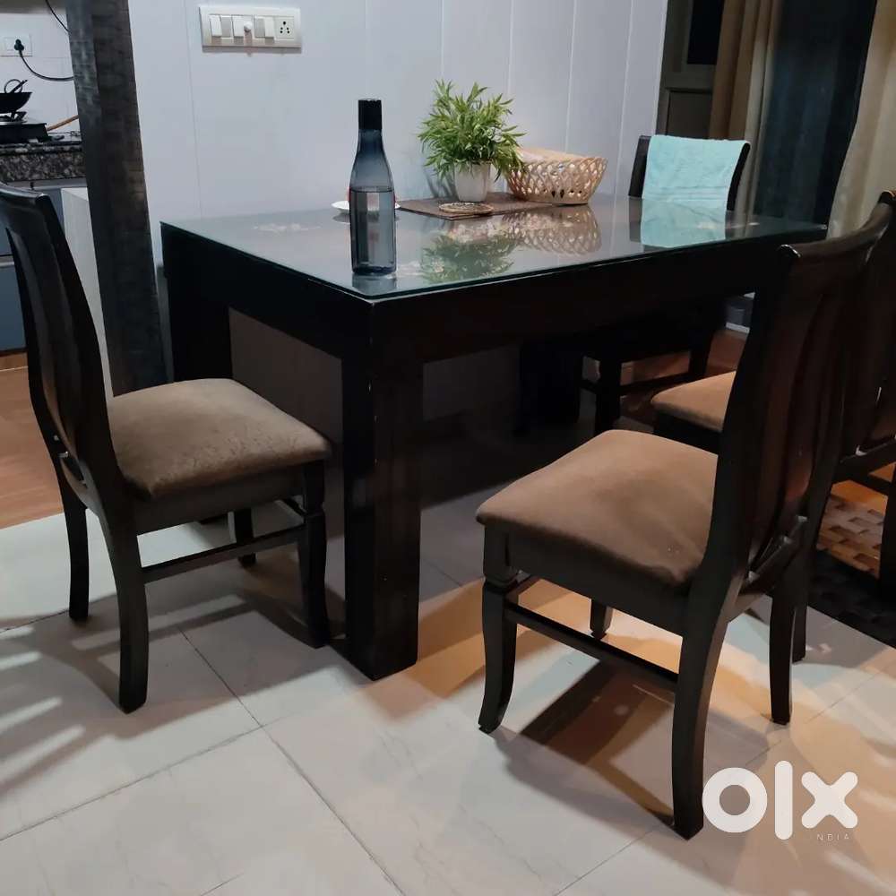 Dinning table 4 seater