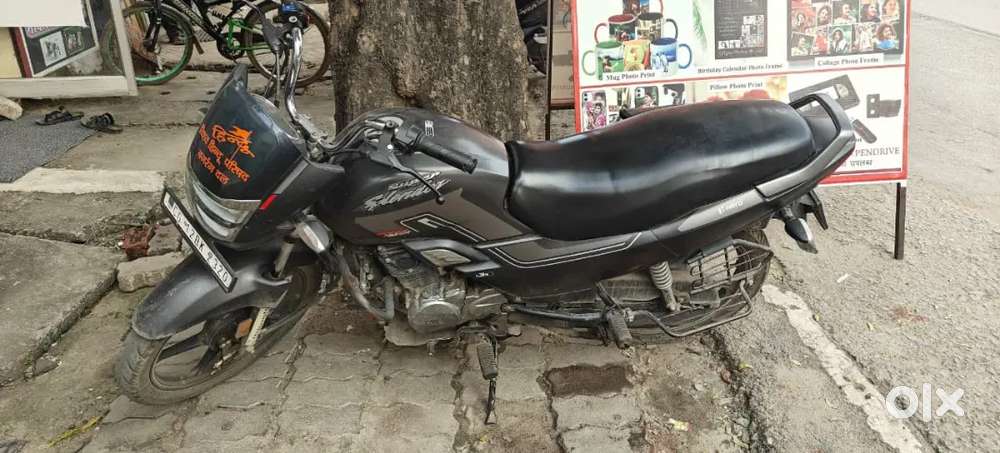 Super splender
Modal 2023
Run.19000km
Rate 68000
Sell krna h urgent