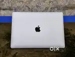M2 Chipset 8GB Ram 256GB SSD Touchbar 13Inch Display Apple Macbook Pro