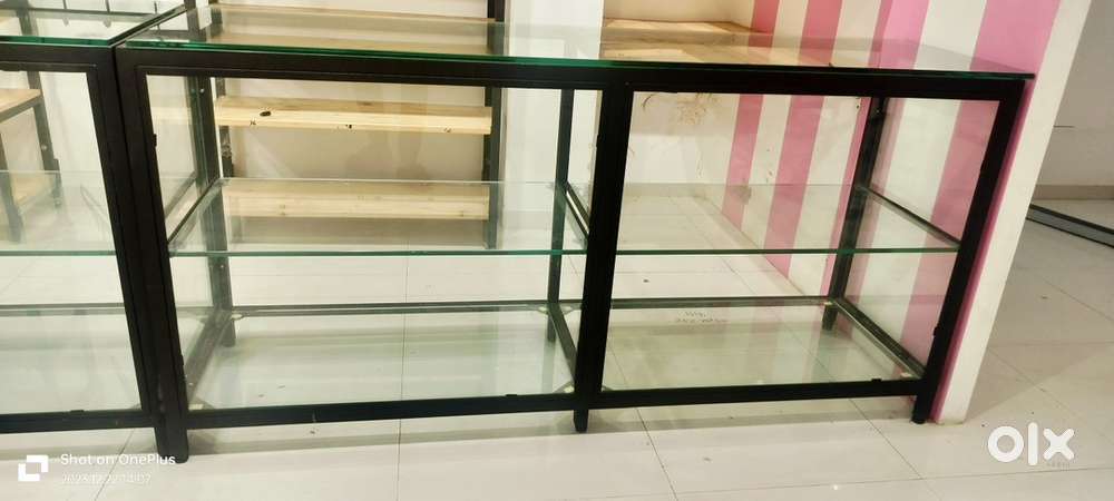 Cloth counter 7ft long 3ft hight 2 fr width