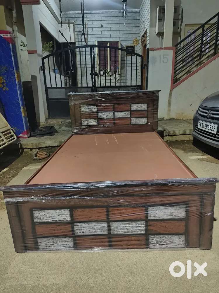 Factory price sale 4/6 cots at affordable price