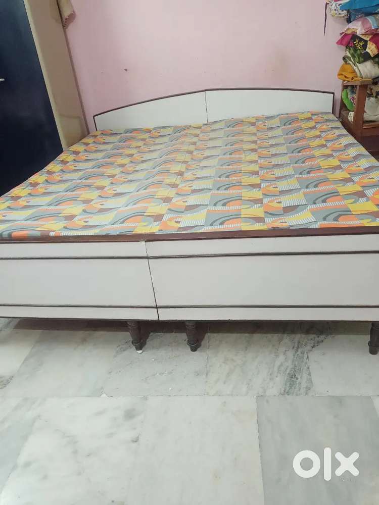 I want to sell my double bed. Two beds