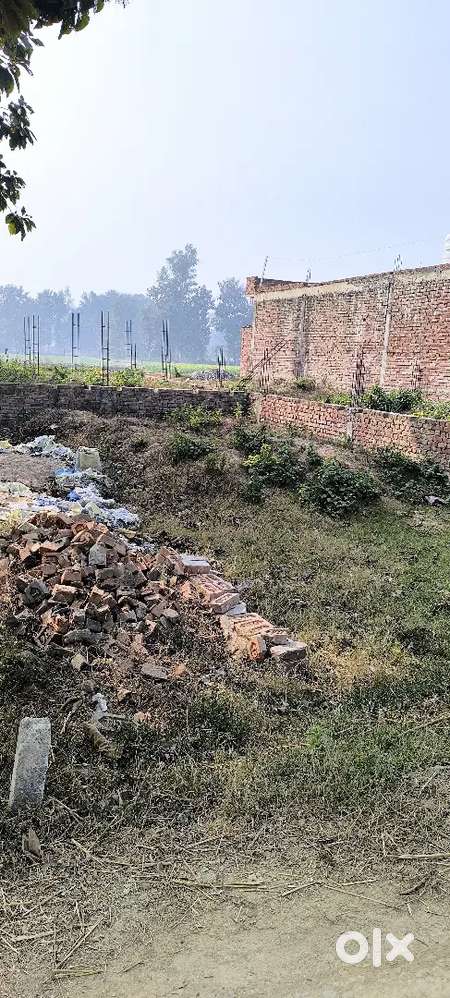 Area 2075 sw ft h Mahuli main road se 100 miter andar