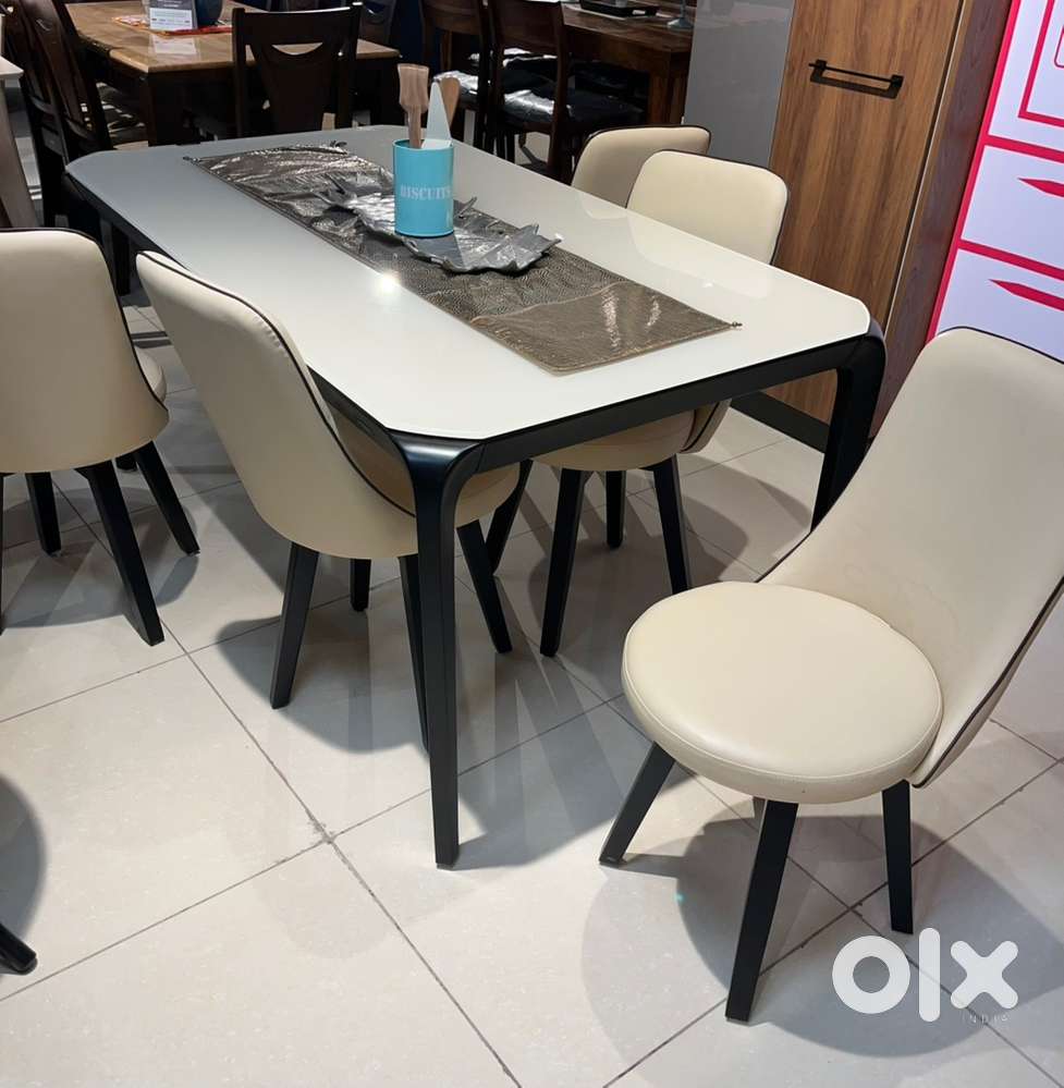 Dining table set