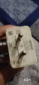 Original charger kishi ko chahiye to bataye