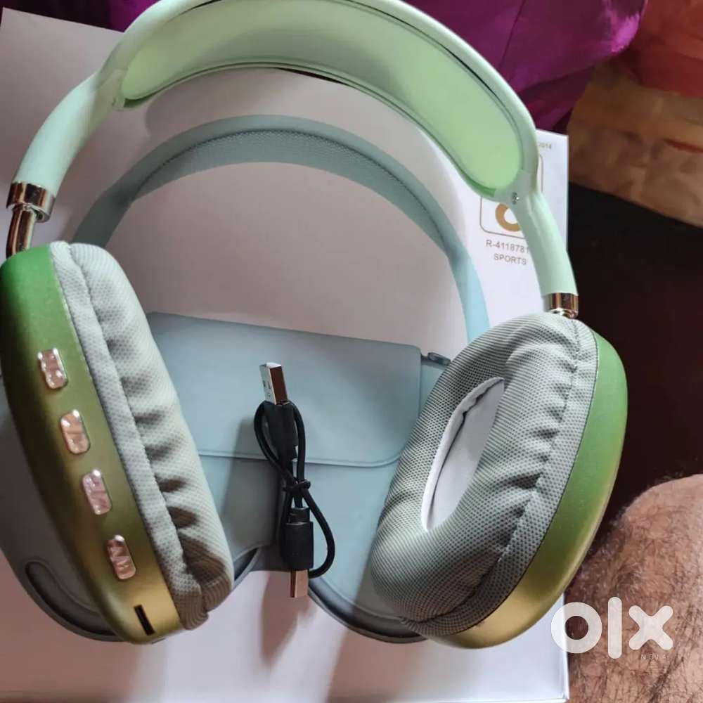 New airpods , product date 17/11/2025