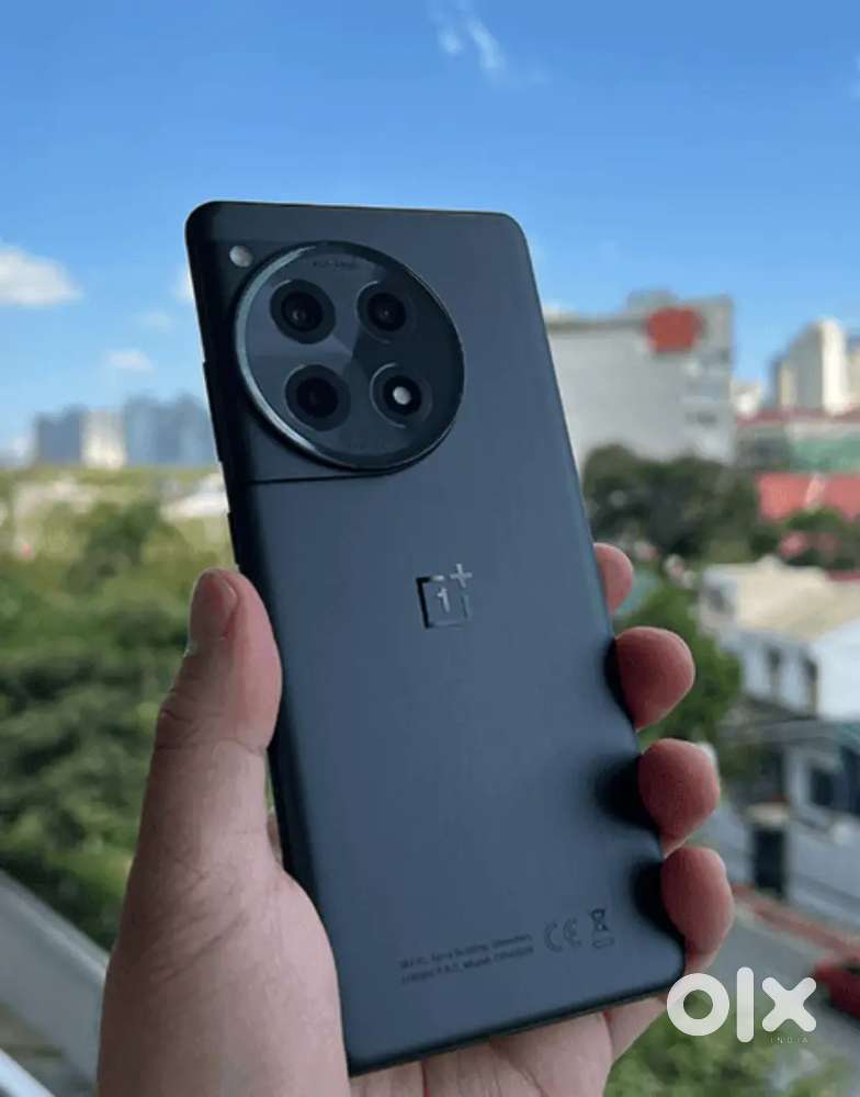 RS 33500 oneplus 12R