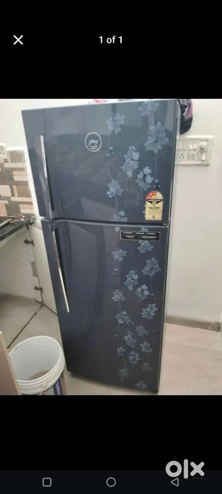 Godrej blue colour 1 year old koi prblm nai hai