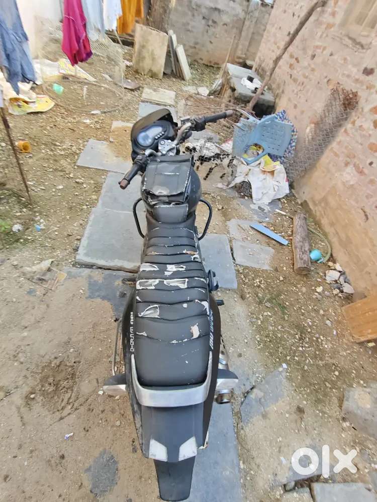 Pulsur 150 2007 model money urgent  repair vundhi chain plates