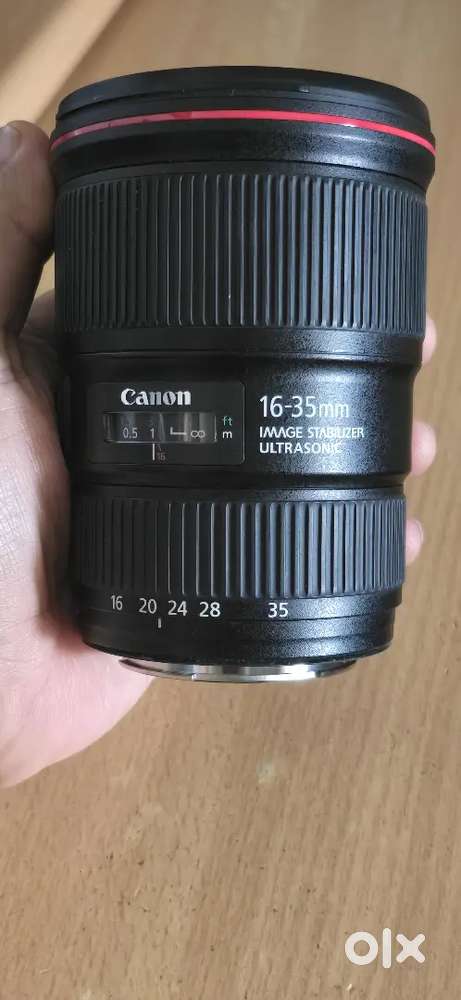 Canon EF 16-35mm F4 L IS lens
