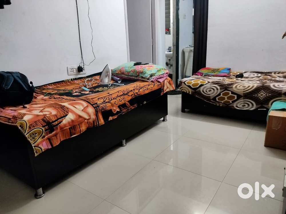 Room available In Oshiwara