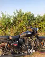 Classic 350 Dark Stealth Black