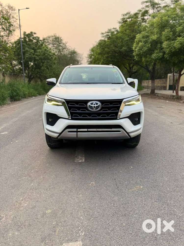 Toyota Fortuner 4X4 MT 2.8 Diesel, 2022, Diesel