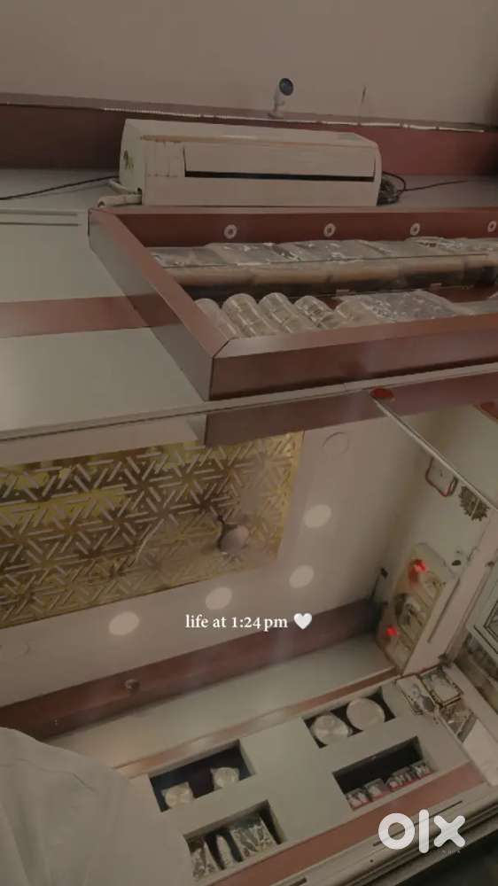 Jwellery shop mai kaam karne ke liye Ladki ki jarwat hai