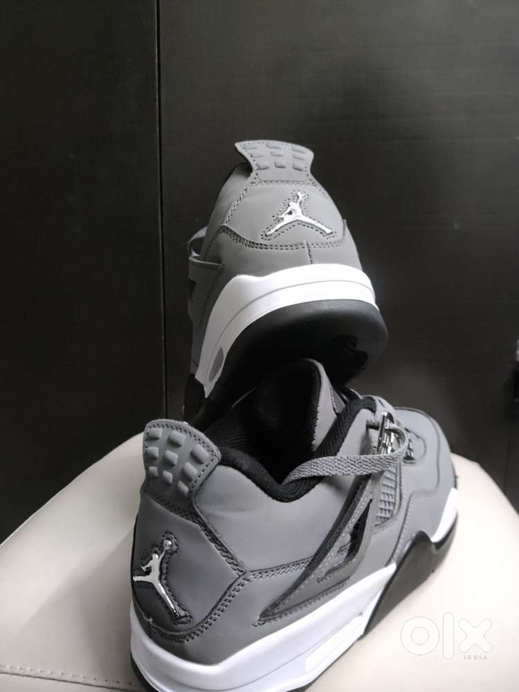 Air Jordan 4 retro(no stock in nike store)