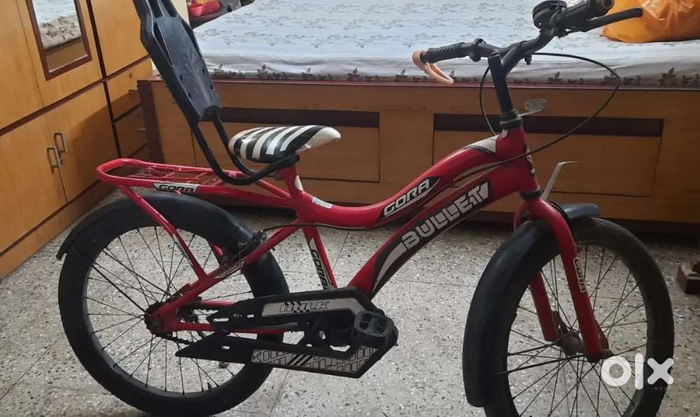 Black and Red Cycle