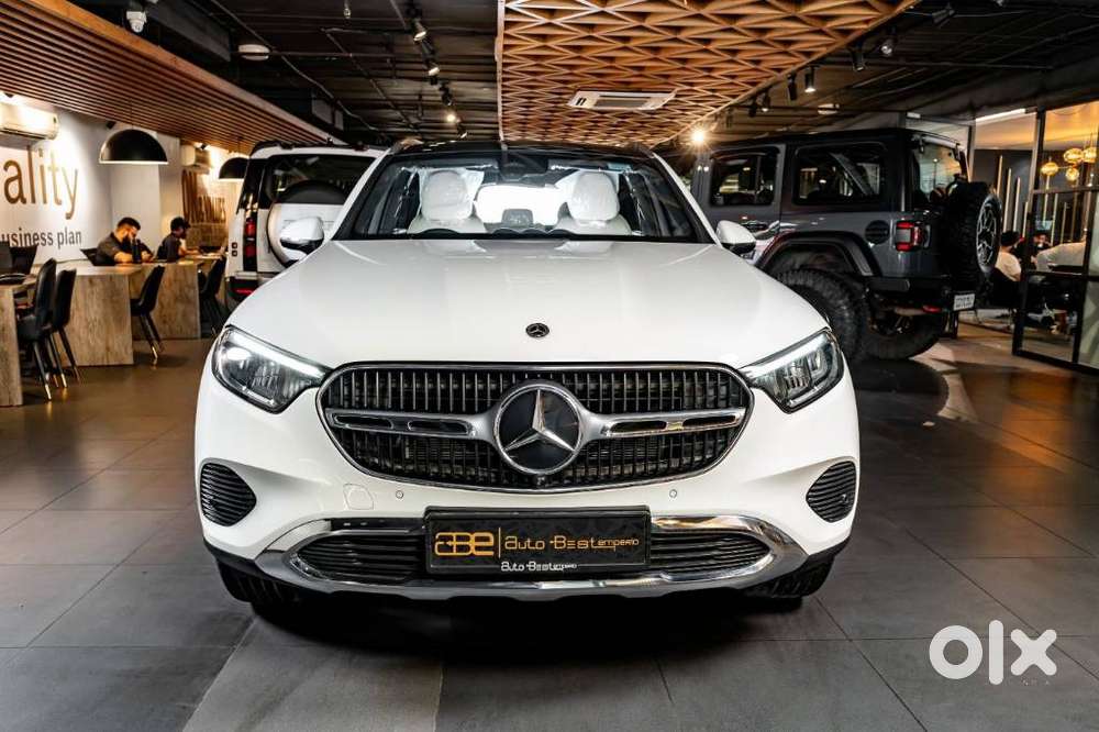 Mercedes-Benz GLC 300 4MATIC, 2023, Petrol