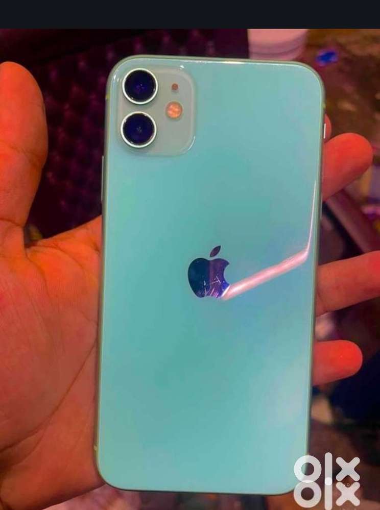 Iphone 11 64Gb 72% battery no any scratch on phone