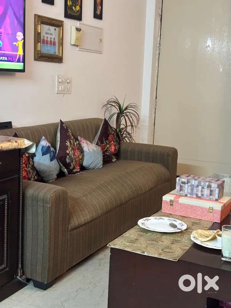 4 seater sofa in good condition