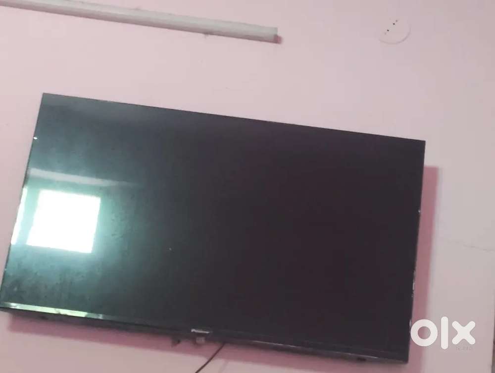 Poineer tv selling urgent 15 month old