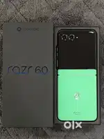 MANIAMOBILES moto razr 60 256gb 1 month used brand new  rs 44999