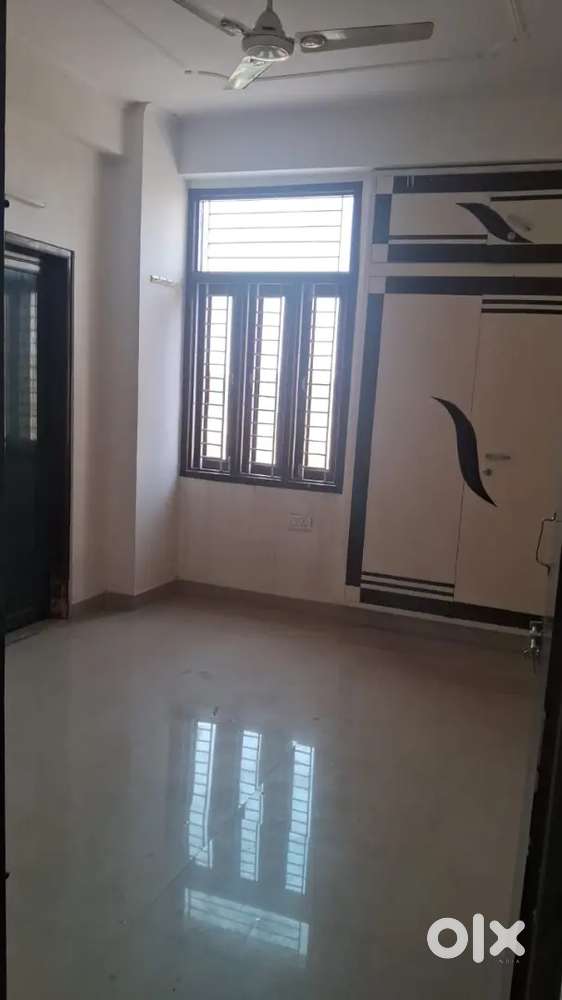3bhk semi furnished independent flat 1room occupied only female