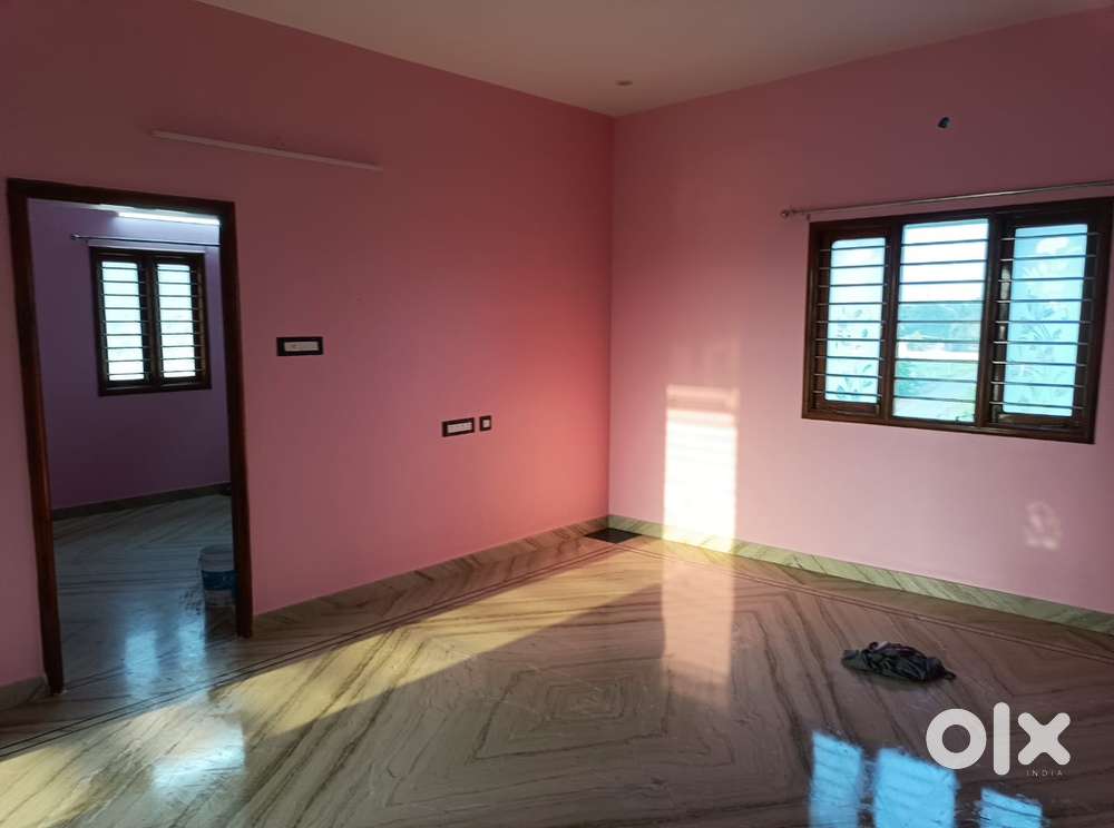 Individual spacious house , 1 hall commom 2 bathroom , 2bkh