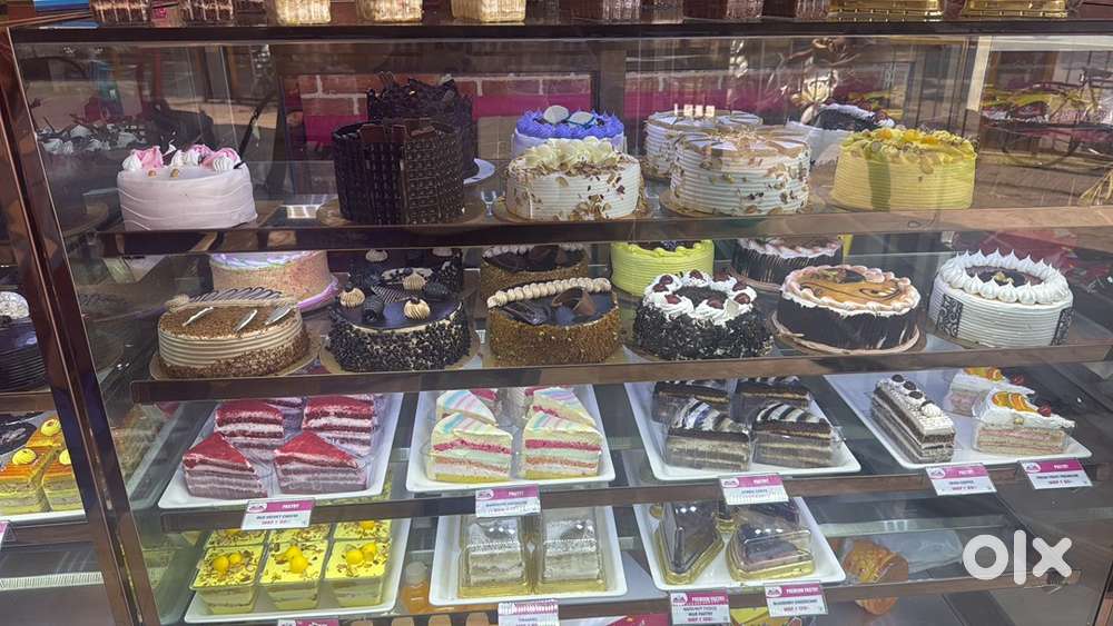 MONGINIS CAKE SHOP OPRATOR