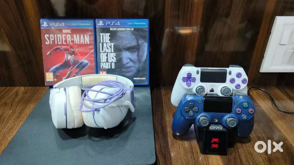 Ps4 slim 1 tb + 3 main games + special edition headset and controller