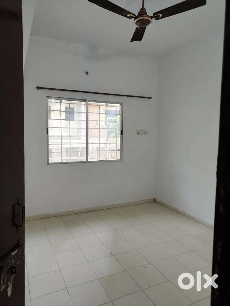 Urgent flat mate 2bhk independent flat  1room avilable only for gilr