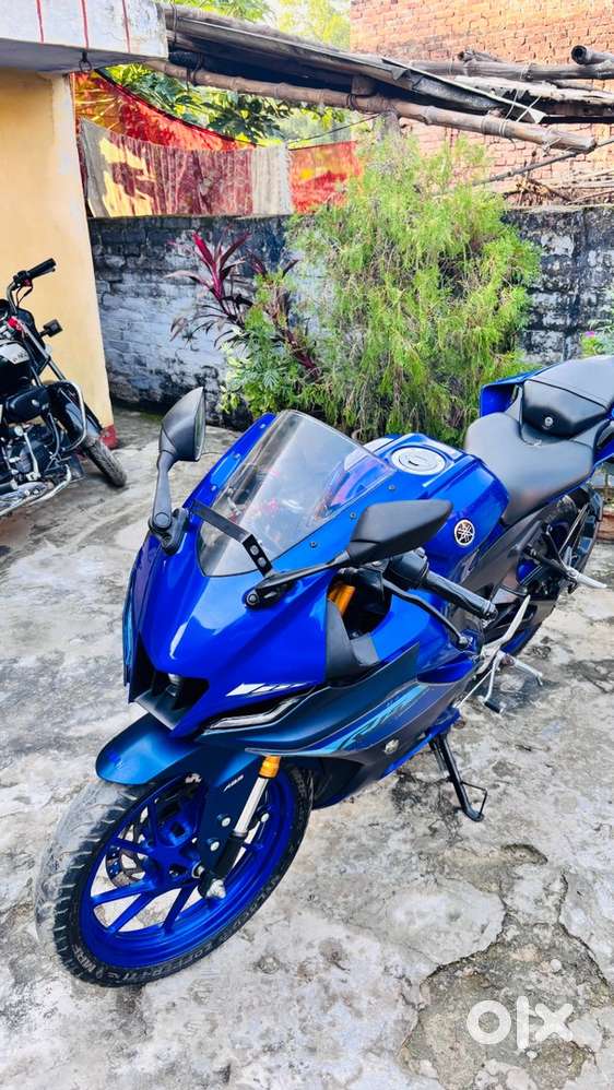 Peechhe wala tyre change Hai bus